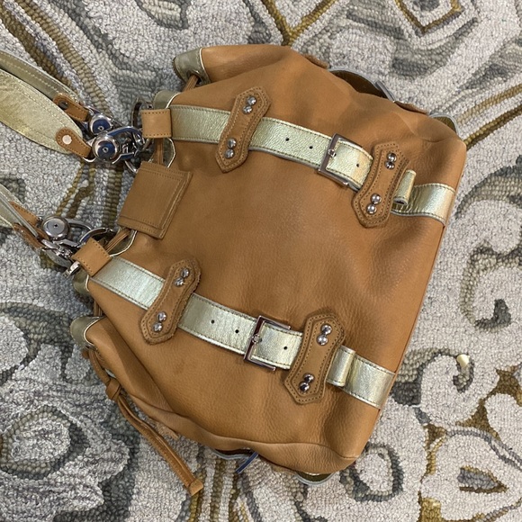 💕 Gustto tan gold Italian leather large satchel bag gorgeous 💕 - Picture 4 of 16